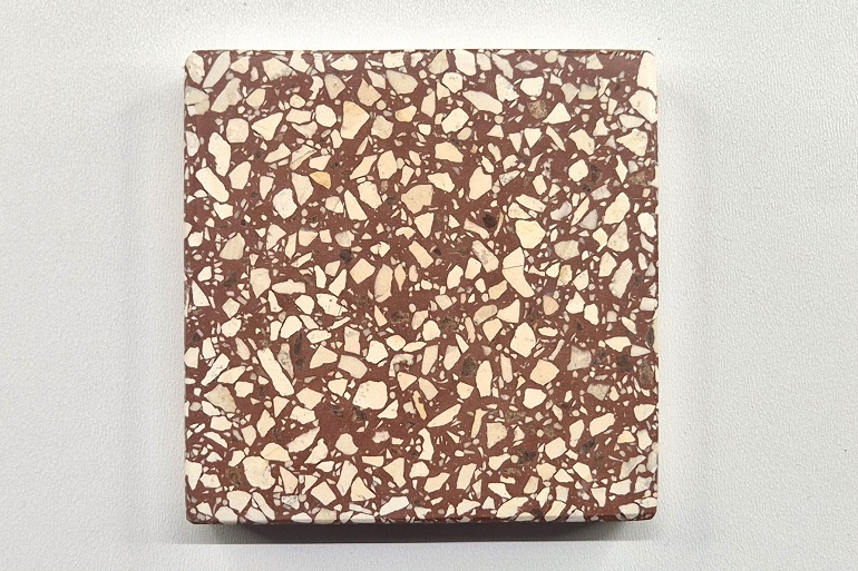 Rode terrazzo